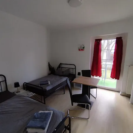 Flex Aparts - Moeblierte 2-raum In Mit Balkon * Chemnitz (Saská Kamenice)
